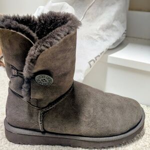 UGG Australia Bailey ii Button Shearling Boot in Chocolate